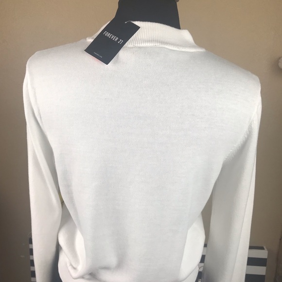 New vintage style Minnie Mouse Sweater SIze Sm, Lg - Picture 4 of 6